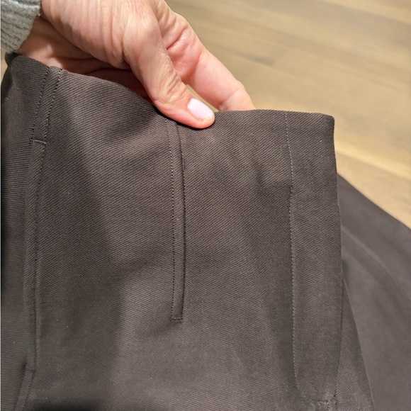 Lululemon Utilitech Relaxed -fit chocolate brown shorts 8 - Picture 3 of 10